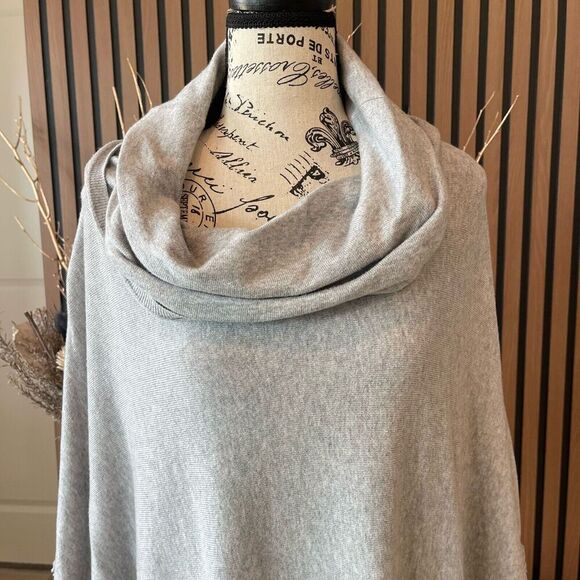Chico's Poncho L/XL Heather Grey Fringe Cozy Cowl Neck Oversized - Picture 3 of 10